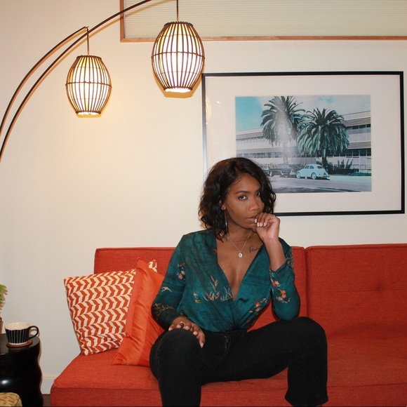 Meet your Posher, Jeanine - Picture 4 of 8